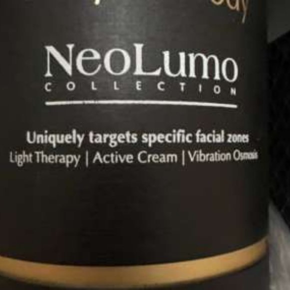 NEOLUMO BALANCE NECK TREATMENT-BLUE TRIPLE ACTION-1.7 oz/ 50 ml-BRAND NEW-SEALED - Picture 5 of 8